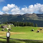 Rotwandwiesen mit Blick auf den Karnischen Kamm