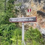 Der Wanderweg zur Saraghes Hütte ist bestens ausgeschildert