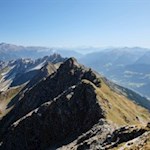 Gipfelblick auf die nahen Telfer Weißen und die umliegende Bergwelt