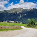 Die Wanderung zur Joggelealm beginnt in Entholz