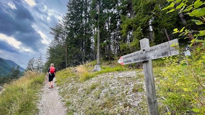 Der Anstieg zur Dürrensteinhütte ist mit 2:10 h ausgeschildert