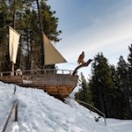 Mitten im Wald taucht ein Piratenschiff auf...