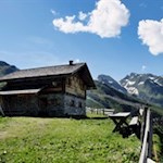 Die Innere Wumblsalm vor blauem Sommerhimmel