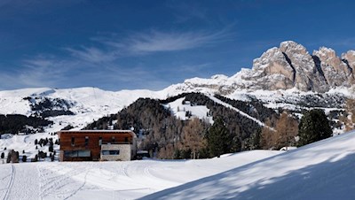Die Juac-Hütte lädt sommers wie winters zur Einkehr ein