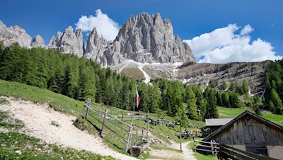 Am Fuße der Vajolettürme und der Laurinwand liegt die Haniger Schwaige
