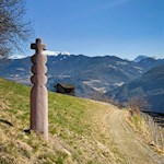 Croce di pietra sul sentiero panoramico di Velturno