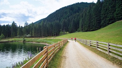 Der Weg zur Leach- und Schäferalm kann auch mit dem Mountainbike befahren werden