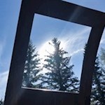 Am ersten Tag schuf Gott neben dem Himmel und der Erde auch das Licht