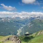 Bereits während des Anstiegs auf die Weißspitze erschließen sich malerische Ausblicke