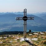 Das-formschöne-Gipfelkreuz-der-Platte