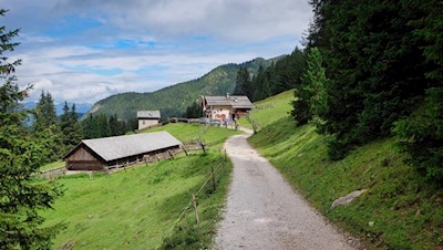 Solo pochi metri ci separano dalla malga Dusler