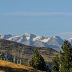 Sul percorso per i Laghi Ghiacciati si scorgono i monti di Vipiteno