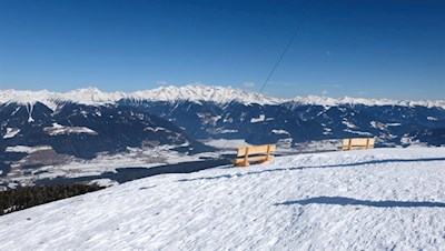 Auf dem Astjoch laden Aussichtsbänke zum Genießen und Verweilen ein