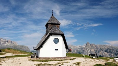 Mountain chapel near the Pralongiá moutain hut