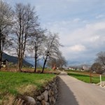 Rückwärtsgewandter Blick auf Pinzagen