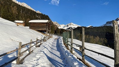 Winterwandern auf dem Naturerlebnisweg in Villnöss