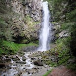 Der Obervintler Wasserfall fällt 43 m in die Tiefe