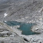 Malerischer Gletschersee am Neves Höhenweg