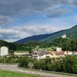 Der Radweg führt an Pflaurenz vorbei