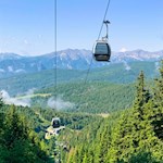 Von der Nesselhütte kann man auch mit der Seilbahn nach Meransen hinabschweben
