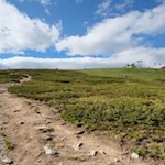 Der letzte Anstieg auf den Kronplatz führt über die verwaiste Schipiste