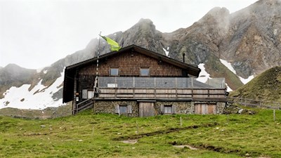 Alpin ummantelt: die Brixner Hütte auf 2.344 m Höhe