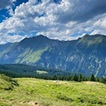 Vor schöner Bergkulisse zur Saxnerhütte