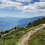 Bereits während des Anstiegs eröffnen sich schöne Ausblicke