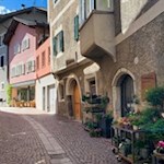 Die mittelalterlich geprägte Stadtgasse in Klausen