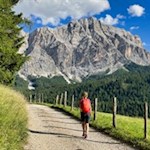 Vor der Kulisse des Zehner zur Ütia da Rit