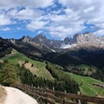 Vor der Kulisse des Rosengarten zurück nach Weißlahnbad