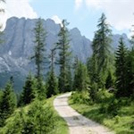 Während des Anstiegs fällt unser Blick auf den Zwischenkofel