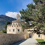 Die Wanderung zum Vahrner See beginnt beim Kloster Neustift