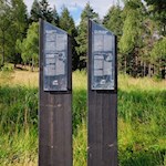 Auf dem Weg zum Häusler Sam entführen Tafeln in die reiche Südtiroler Sagenwelt