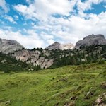 Blick auf den Lavinores, den Hausberg des Almdorfes Fodara Vedla