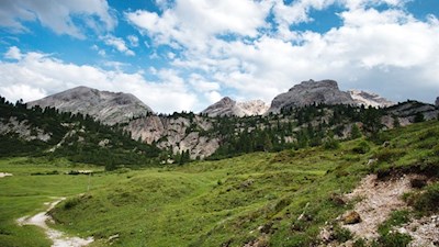 Blick auf den Lavinores, den Hausberg des Almdorfes Fodara Vedla