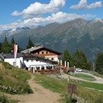 Auf dem Rückweg lädt das Sterzingerhaus zur Einkehr