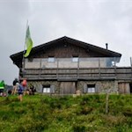 Der Rückweg führt an der Brixner Hütte vorbei