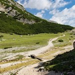 Im gemütlichen Auf und Ab durch das malerische Hochtal hinter dem Col de Locia