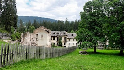 Umgeben von schattenspendenden Wäldern, wahrten die edlen Damen von einst ihre noble Blässe