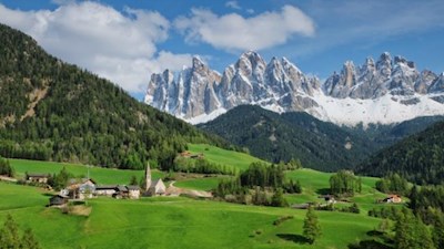 Ein begehrtes Fotomotiv: Blick von Bühler auf das Kirchlein von St. Magdalena