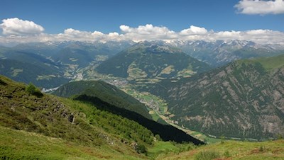 „Alles Menschenwerk, wie auch alle Vegetation, erscheint klein gegen die ungeheuren Felsmassen und Höhen.“ (J. W. von Goethe)