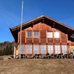 Die Kreuzwiesenhütte auf der Kreuzwiesenalm