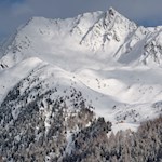 Unser Blick schweift über die tiefverschneite Gsieser Bergwelt