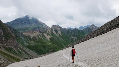 Durch ein Firnfeld zur Brixner Hütte