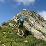 Der Anstieg auf das Ratschinger Kreuz führt über den felsdurchsetzten Grat