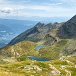 Der Grün- und Langsee sind in schöne Bergwiesen gebettet