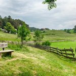 Der Weg Nr. 10 führt an verstreuten Höfen vorbei