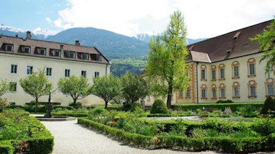 Der Herrengarten lädt zum Verweilen ein