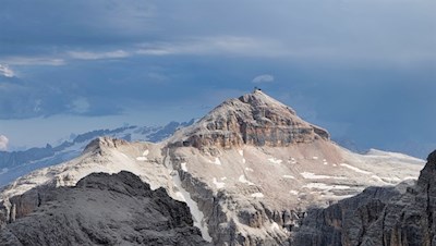Blick auf den pyramidenförmigen Piz Boè